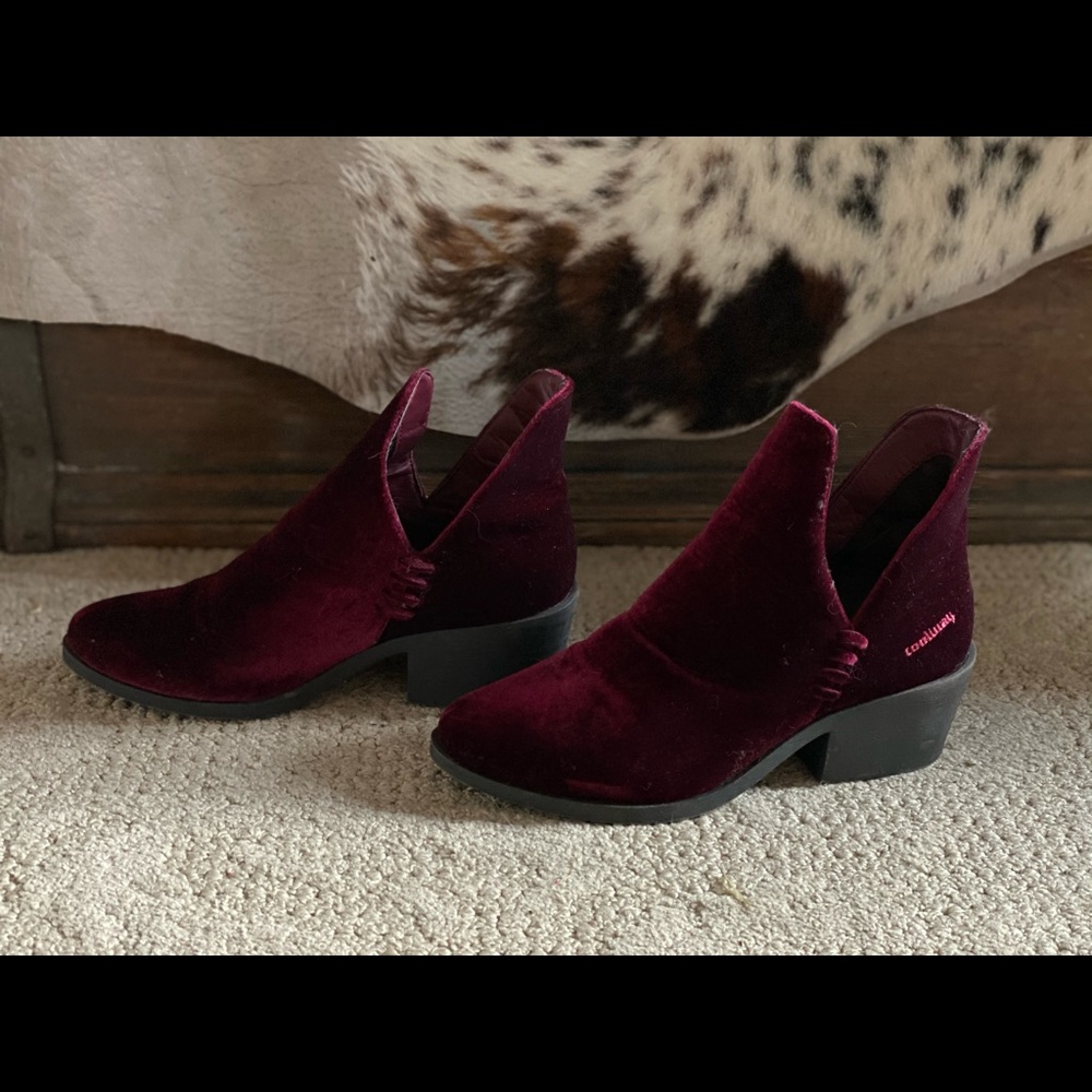 Gorgeous Red Velvet Coolway Ankle Boots